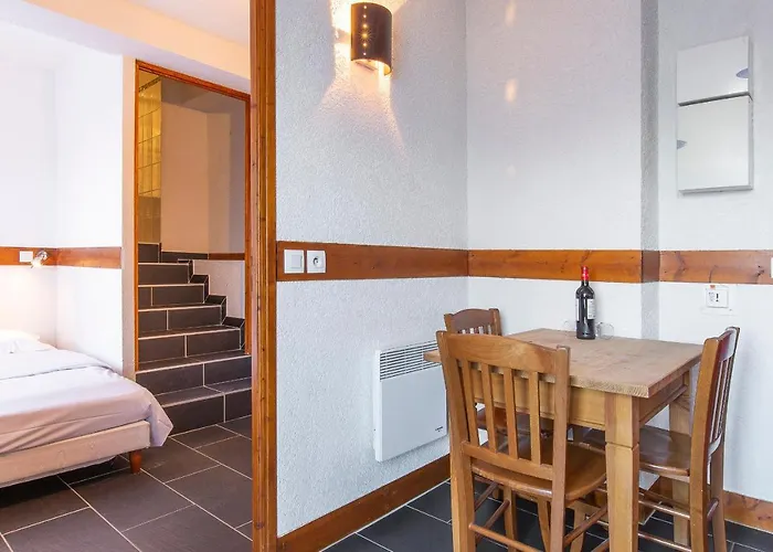 度假居 Les Aiguilles De Warens